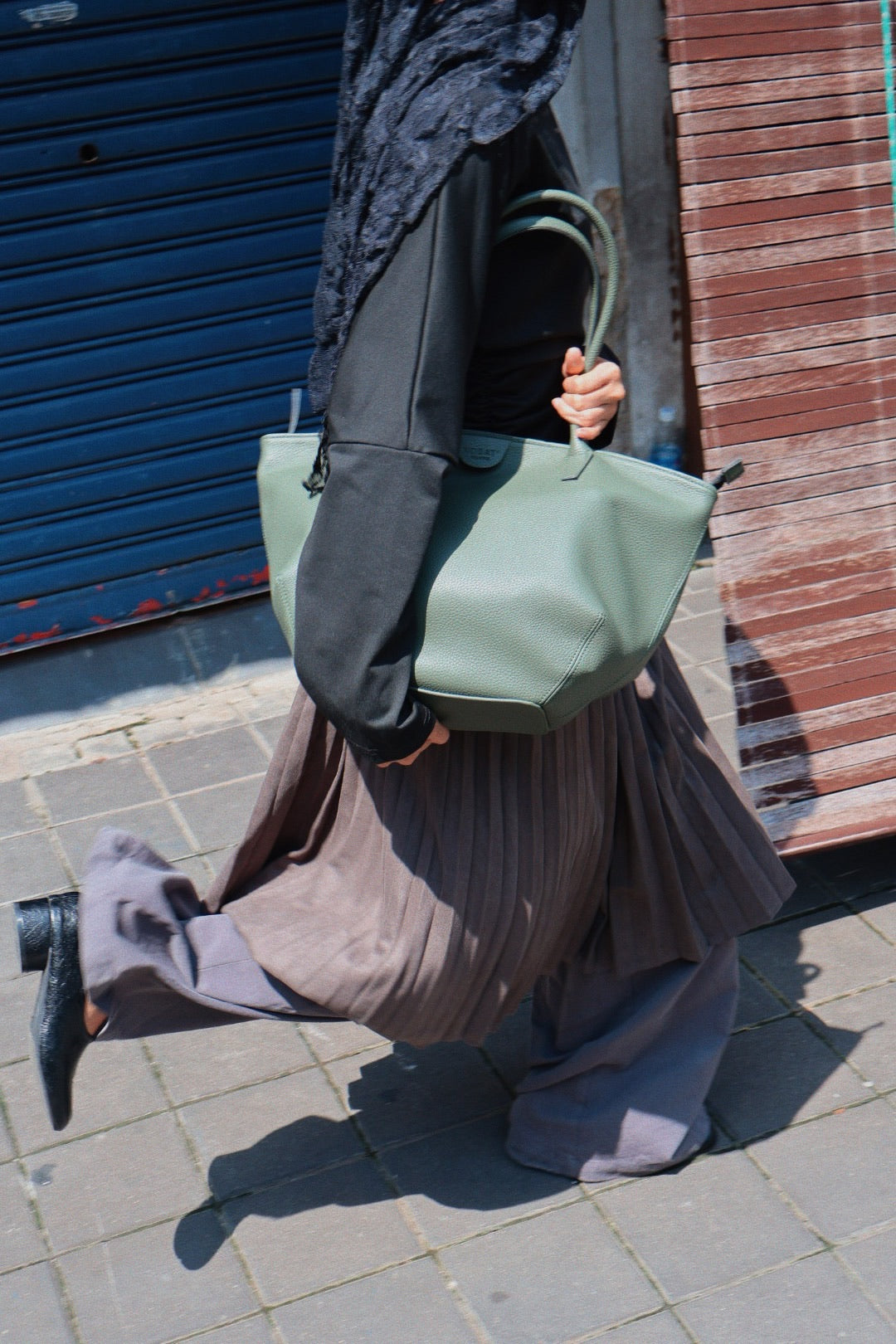 Medium Wavy - Lychee Green